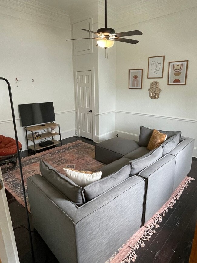 Building Photo - Fully Furnished 1BD/1BA, Walk to French Quarter