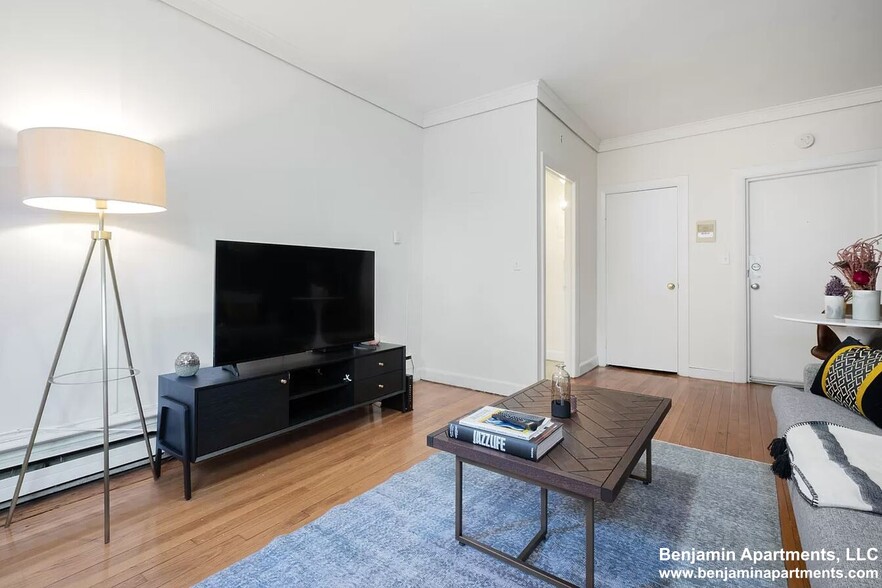 Building Photo - 501 Beacon St