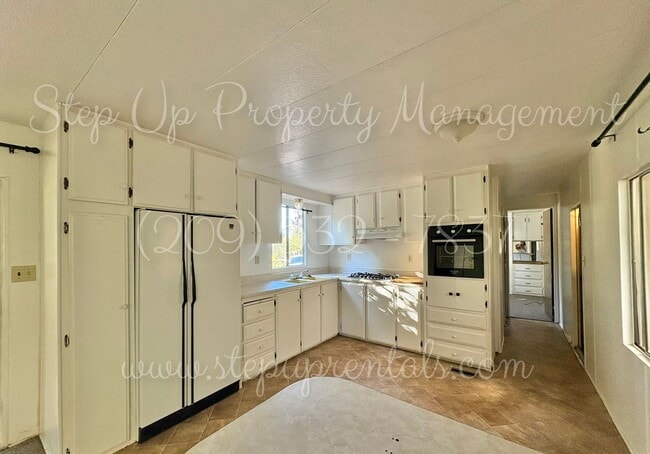 Building Photo - 20381 Sherry Ct