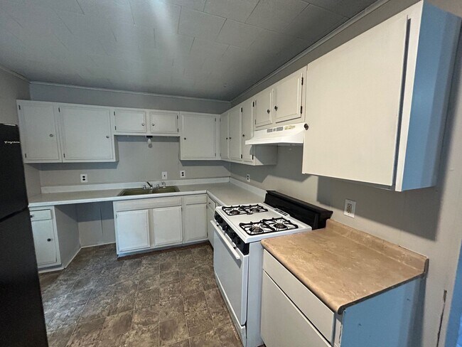 Building Photo - Central Waco Home