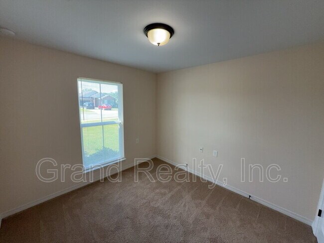 Building Photo - 5800 Glenby Ct