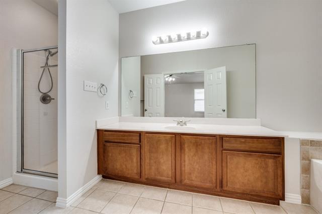 Building Photo - 510 Kingscote Ct