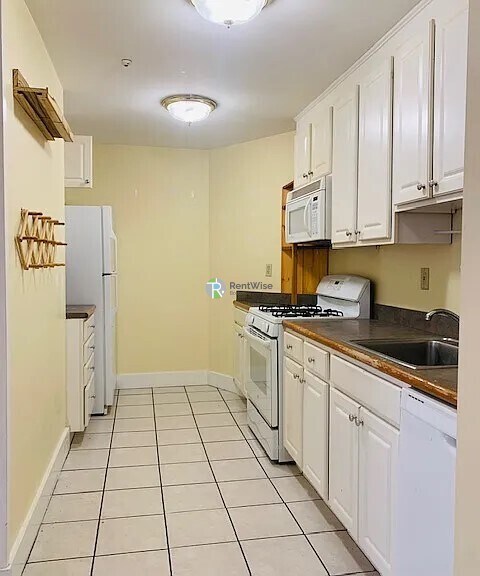 Building Photo - 5 Frost St