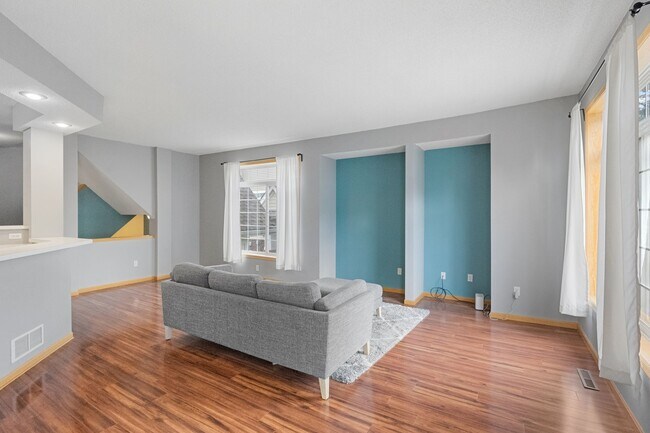 Building Photo - 207 Christenson Way NE