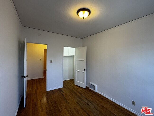 Building Photo - 1242 Edris Dr