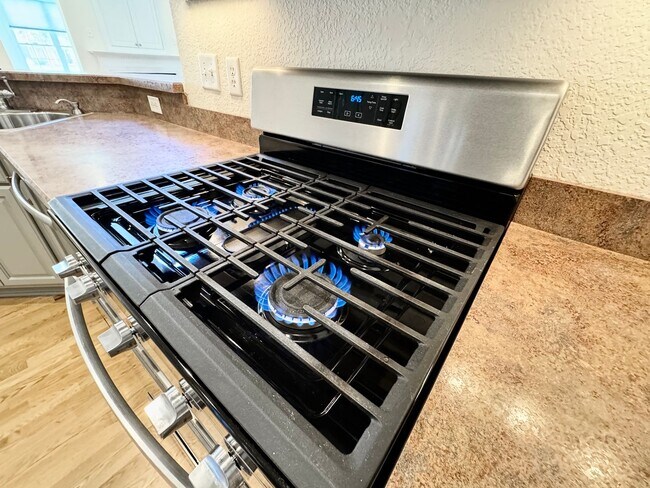 Building Photo - 3-Bedoom 1-Story Condo In Eagle Pointe! St...