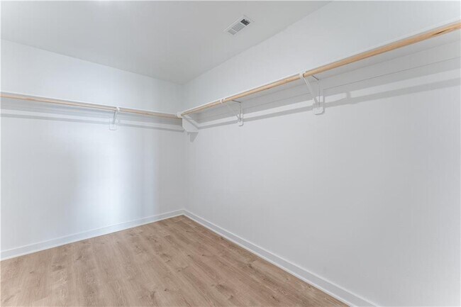 Building Photo - 103 S Maroon Ave