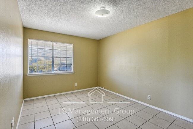 Building Photo - 6704 Windsor Hollow Dr