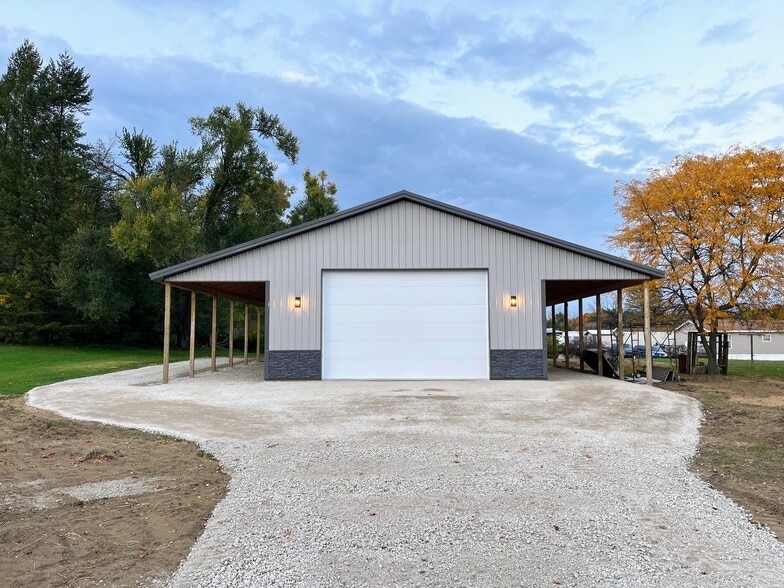 Covered Parking on left side - 5640 Trailer Park Dr