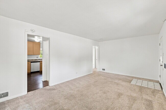 Building Photo - $2,590.95 with $300 Off The First Month's Rent, 4 Beds - 2 Bath, Single Family Home in Denver wit...