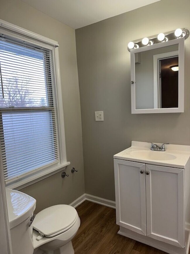 Building Photo - 142 S 29th St