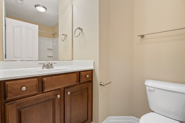 Building Photo - Renovated Cary Townhome | 3BR + Garage | Near RTP & RDU