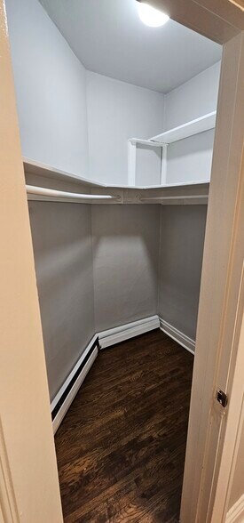 Building Photo - 3827 N Drake Ave