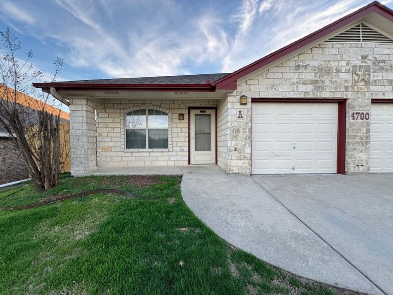 Building Photo - 4700 John David Dr