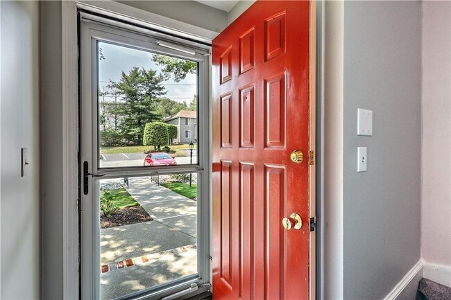 Building Photo - 28 Marigold Cir