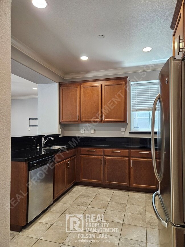 Building Photo - 104 Rodin Ln
