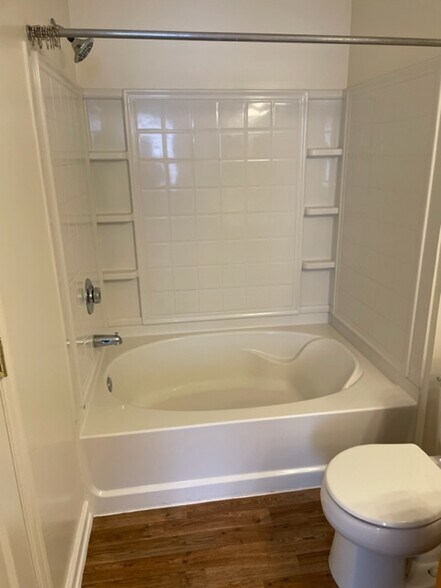 Building Photo - 850 Hidden Ridge Ct