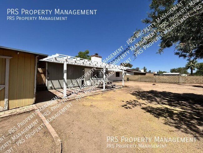 Building Photo - 711 N Oracle-