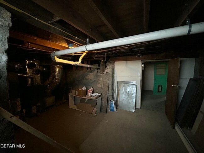 Building Photo - 1546 Upson Dr