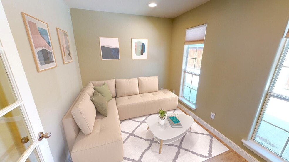 Building Photo - Stylish & bright Ridglea North home steps from Berney Park