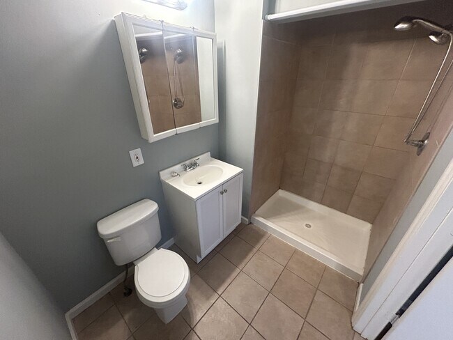 Building Photo - 316 Van Sant Dr