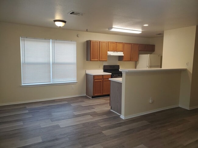 Building Photo - Christopher