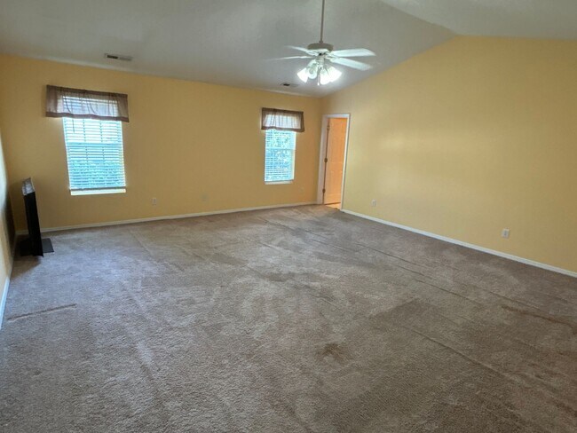 Building Photo - Spacious 3 Bed | 2.5 Bath House in Raleigh