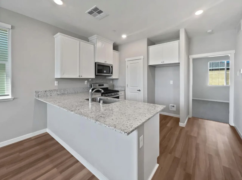 Building Photo - 4074 Southampton St