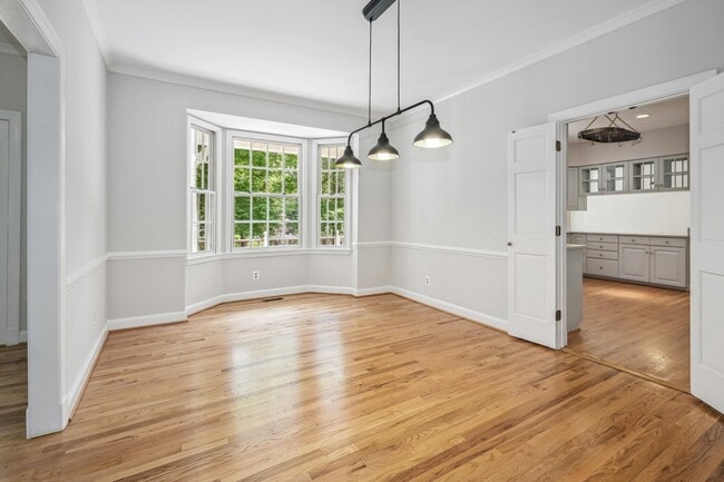 Building Photo - 3525 Williamsburg Ln NW