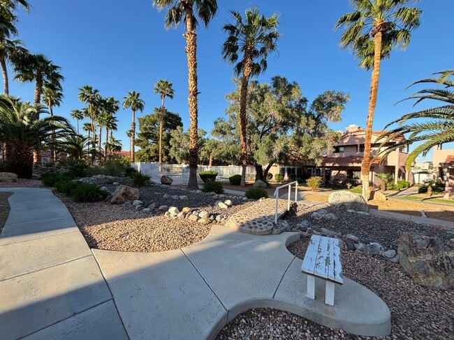 Building Photo - Stunning 3Bed/2Bath/2Car 1st Floor Condo with Private Yard, and Luxurious Amenities!