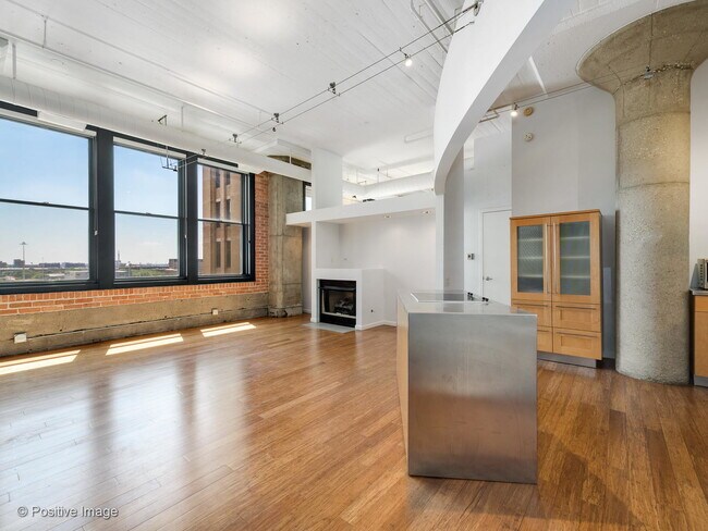 Building Photo - 728 W Jackson Blvd