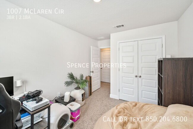 Building Photo - 1007 McLaren Cir