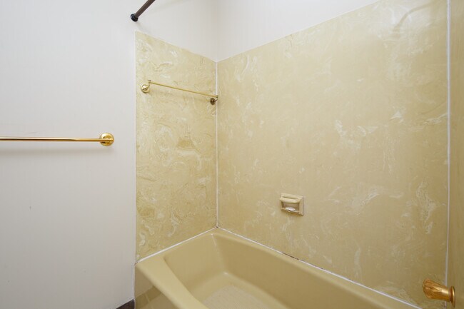 Building Photo - 3385 37th Ave