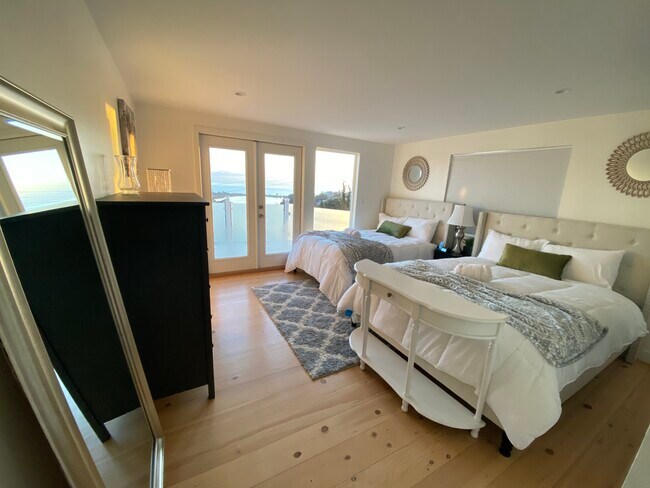 Building Photo - 266 Humboldt Rd