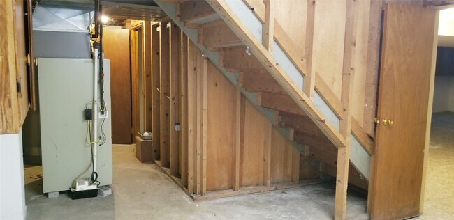 Building Photo - 2845 W 31st St