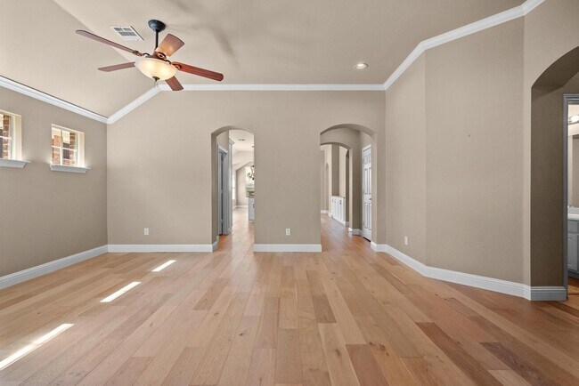 Building Photo - 4617 Kingsway Ln
