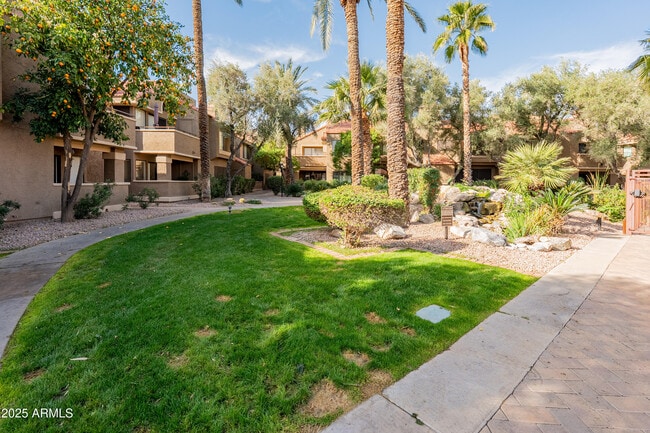 Building Photo - 5122 E Shea Blvd