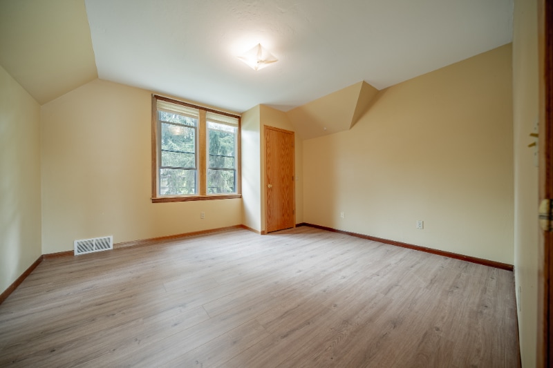 Building Photo - 1343 1/2-1343 1/2 W Washington St