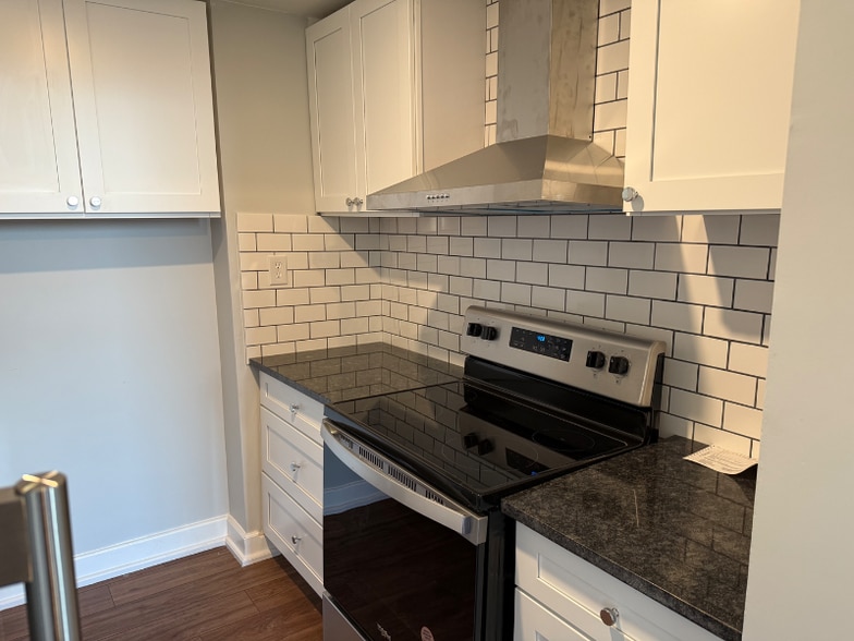 Building Photo - 234 Locust St