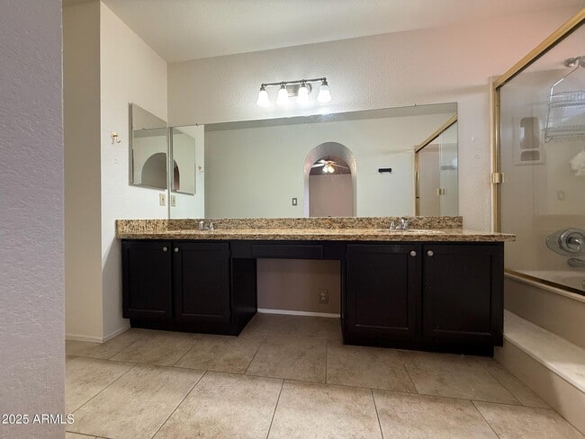 Building Photo - 11289 E Sunnyside Dr