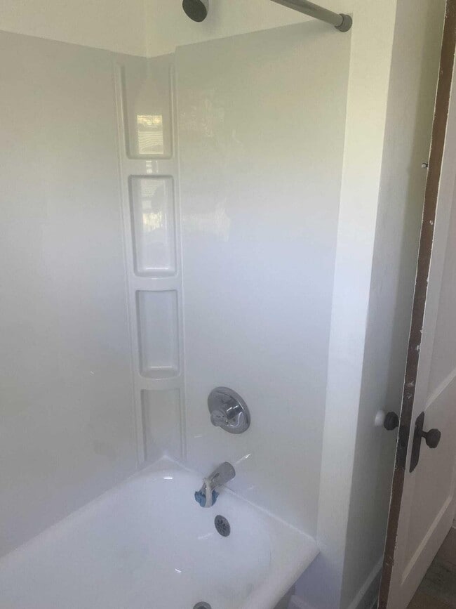 Building Photo - 14069 Saratoga Ave