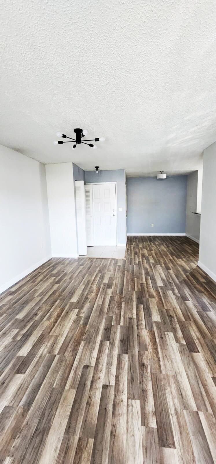 Building Photo - 2810 N Oakland Forest Dr