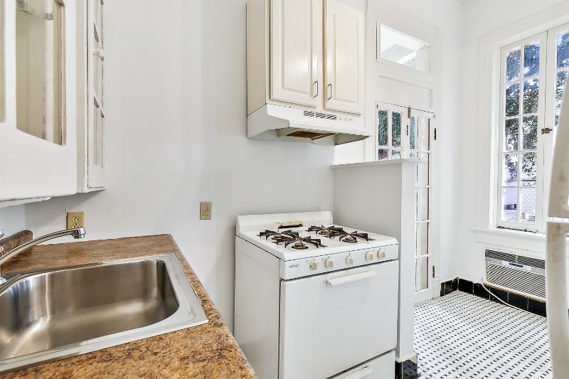 Building Photo - 319 S Lopez St