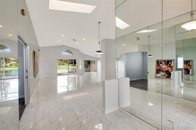 Building Photo - 9601 Harbour Lake Cir