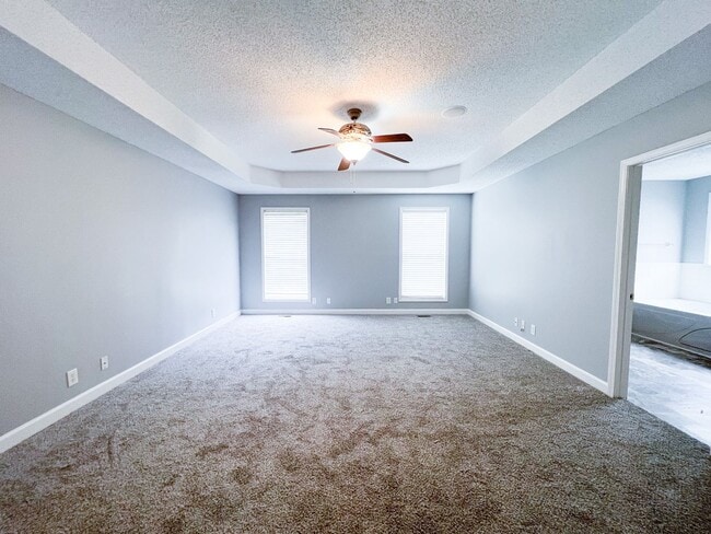 Building Photo - 3 Bedroom 2 Bathroom Home!
