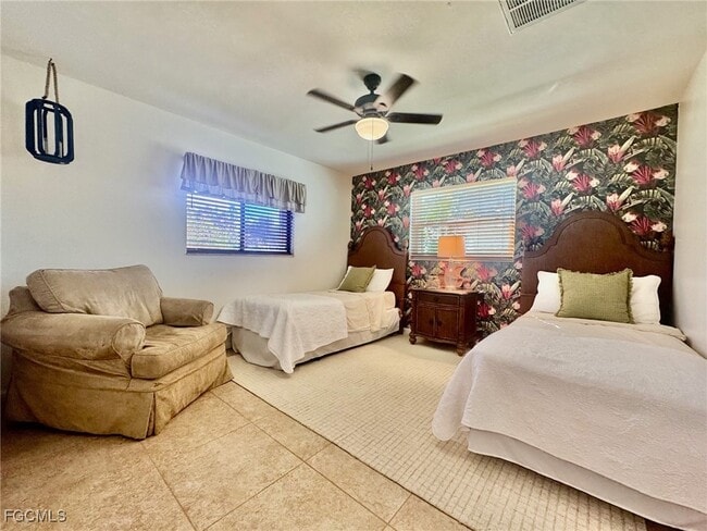 Building Photo - 1220 SE 19th Ln