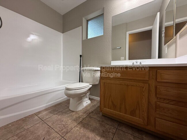 Building Photo - 5021 N 18th Ave