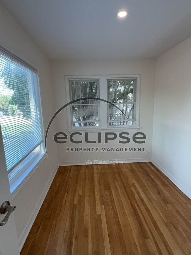 Building Photo - 1250 Orchard Ave