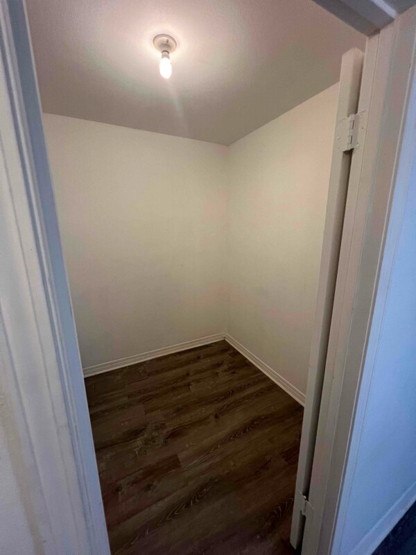 Building Photo - 865 Wilshire Blvd