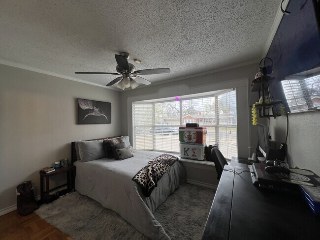 Building Photo - 3101 26th St